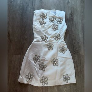 elliatt maiara white 3d floral diamante mini fit & flare mini dress size XXS NEW